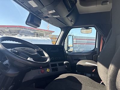 2022 Freightliner NEW CASCADIA PX12664