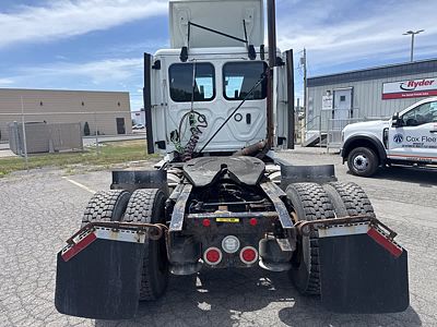 2020 Freightliner CASCADIA 113