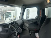 2018 Freightliner M2 106