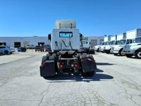 2019 Volvo VNL64T-300