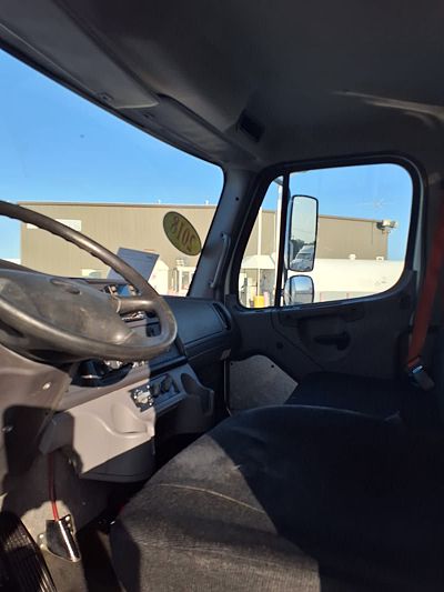 2018 Freightliner M2 106