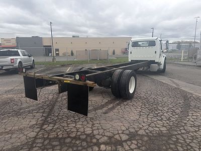 2022 Freightliner M2 106