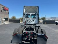 2017 Freightliner CASCADIA 113