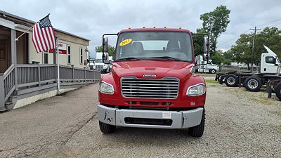 2017 Freightliner M2 106