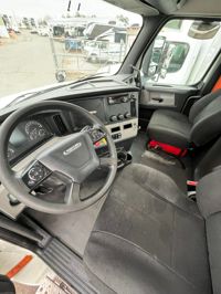 2019 Freightliner NEW CASCADIA PX12664