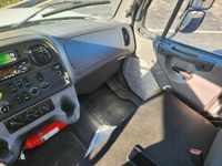 2018 Freightliner M2 106