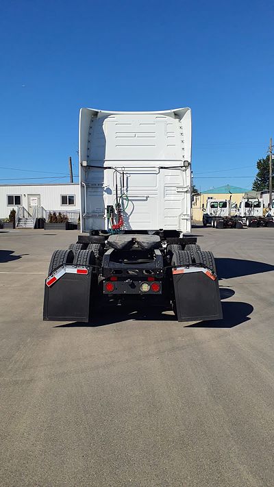 2020 Volvo VNL64T-760