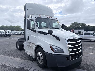 2020 Freightliner NEW CASCADIA 126