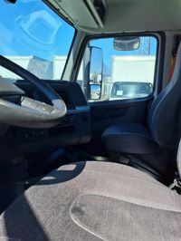 2019 Volvo VNL64T-300