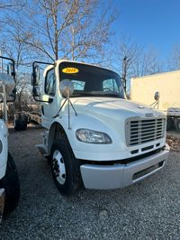 2018 Freightliner M2 106