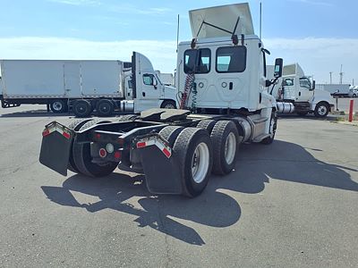 2019 Freightliner CASCADIA 125