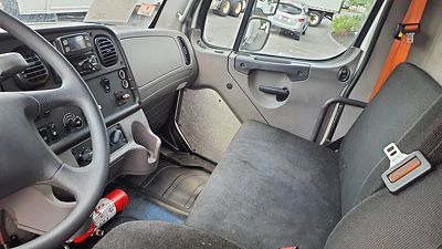 2018 Freightliner M2 106