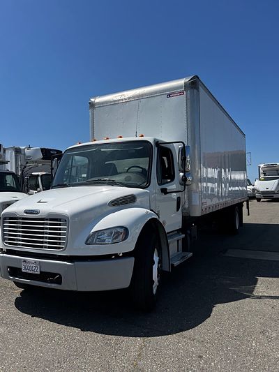 2021 Freightliner M2 106