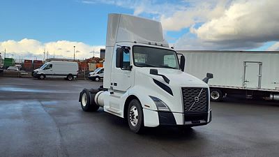 2019 Volvo VNL42T 300