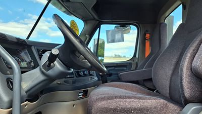 2020 Freightliner CASCADIA 125