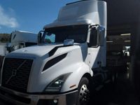 2019 Volvo VNL64T-300
