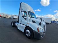 2014 Freightliner CASCADIA 113