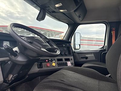 2019 Freightliner NEW CASCADIA 116