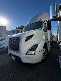 2018 Volvo VNL64T-300