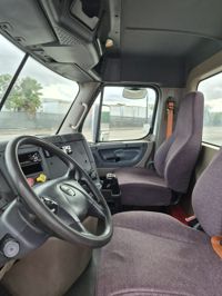 2018 Freightliner CASCADIA 113