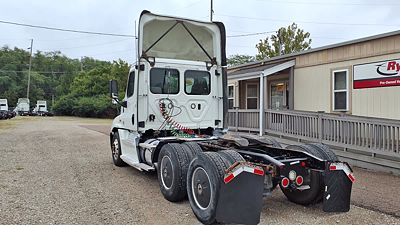 2020 Freightliner CASCADIA 125
