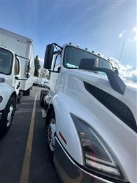 2019 Volvo VNL64T-300