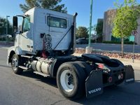 2016 Volvo VNL42T