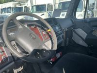 2016 Freightliner M2 106