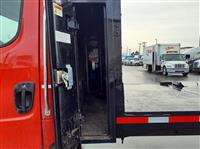 2018 Freightliner M2 106