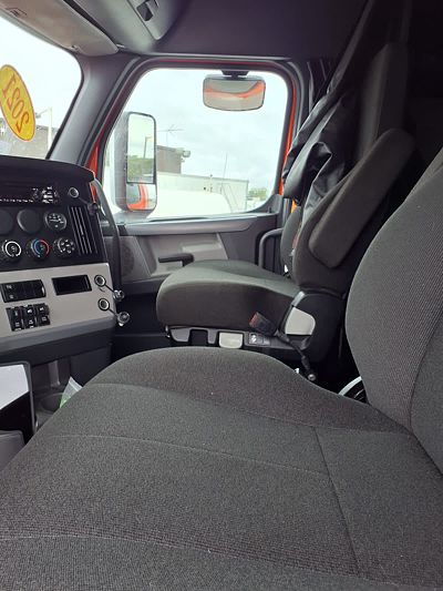 2021 Freightliner NEW CASCADIA PX12664