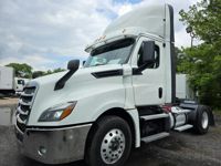 2019 Freightliner NEW CASCADIA 126