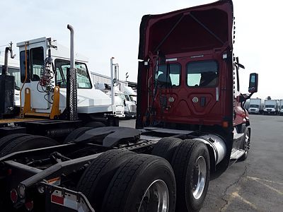 2017 Freightliner CASCADIA 125