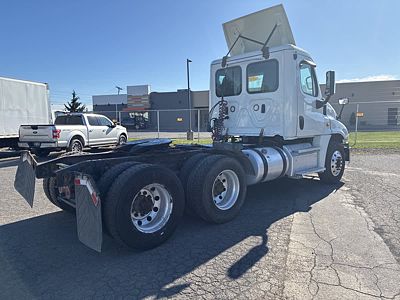 2020 Freightliner CASCADIA 125