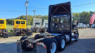 2020 Freightliner CASCADIA 125