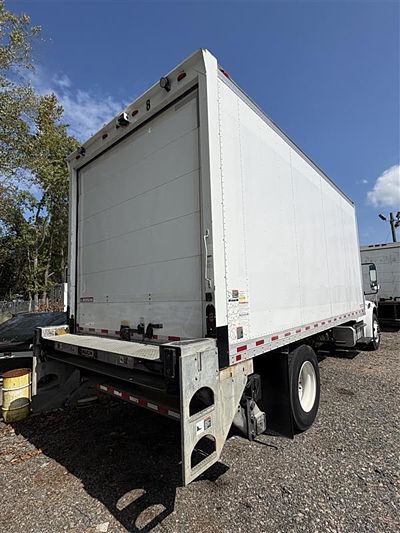2019 Freightliner M2 106
