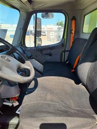 2018 Freightliner M2 106