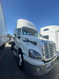 2017 Freightliner CASCADIA 113