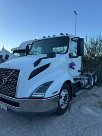 2019 Volvo VNL64T-300