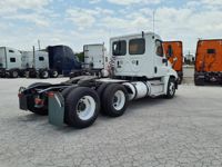 2020 Freightliner CASCADIA 125