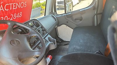 2019 Freightliner M2 106
