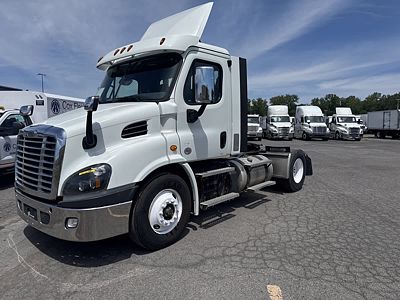 2020 Freightliner CASCADIA 113