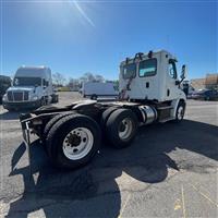 2016 Freightliner CASCADIA 113