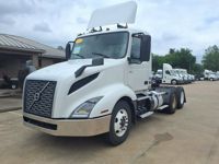 2019 Volvo VNL64T-300
