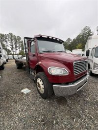 2017 Freightliner M2 106
