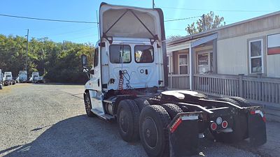 2020 Freightliner CASCADIA 125