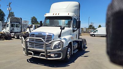 2019 Freightliner CASCADIA 125