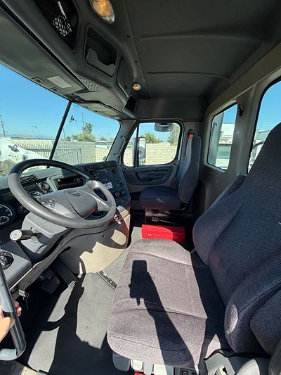 2019 Freightliner CASCADIA 113