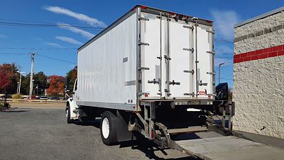 2019 Freightliner M2 106
