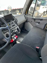 2020 Freightliner M2 106