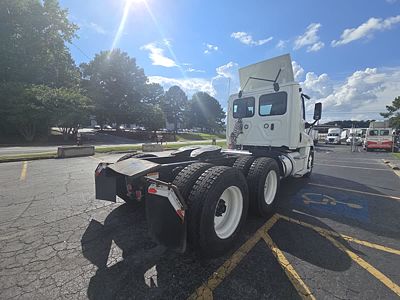 2020 Freightliner CASCADIA 125